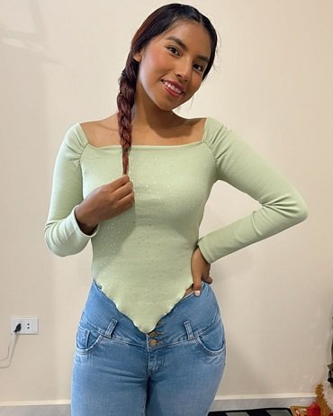 🌹 Albertina Sacaca: Autenticidad y carisma desde el corazón de Bolivia 🇧🇴
